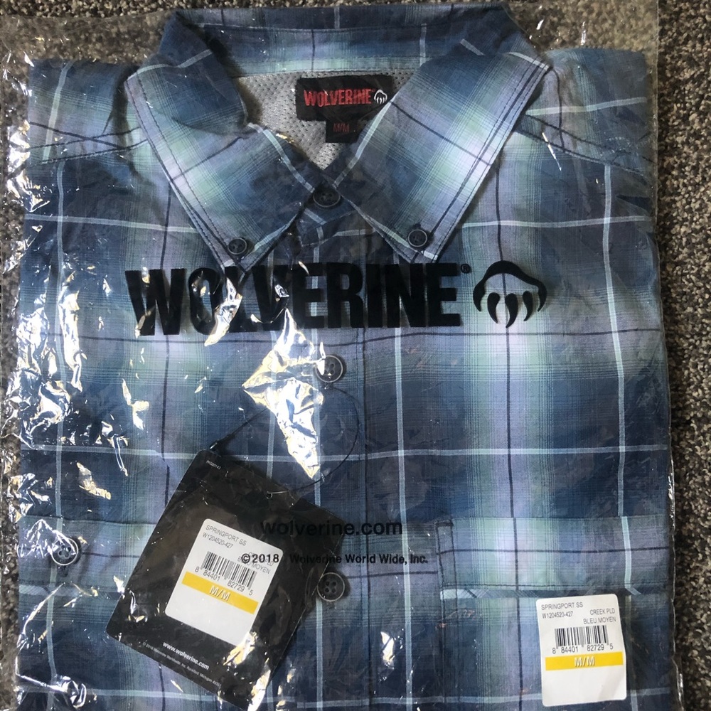 Size Medium Wolverine Short Sleeve Shirt NWT